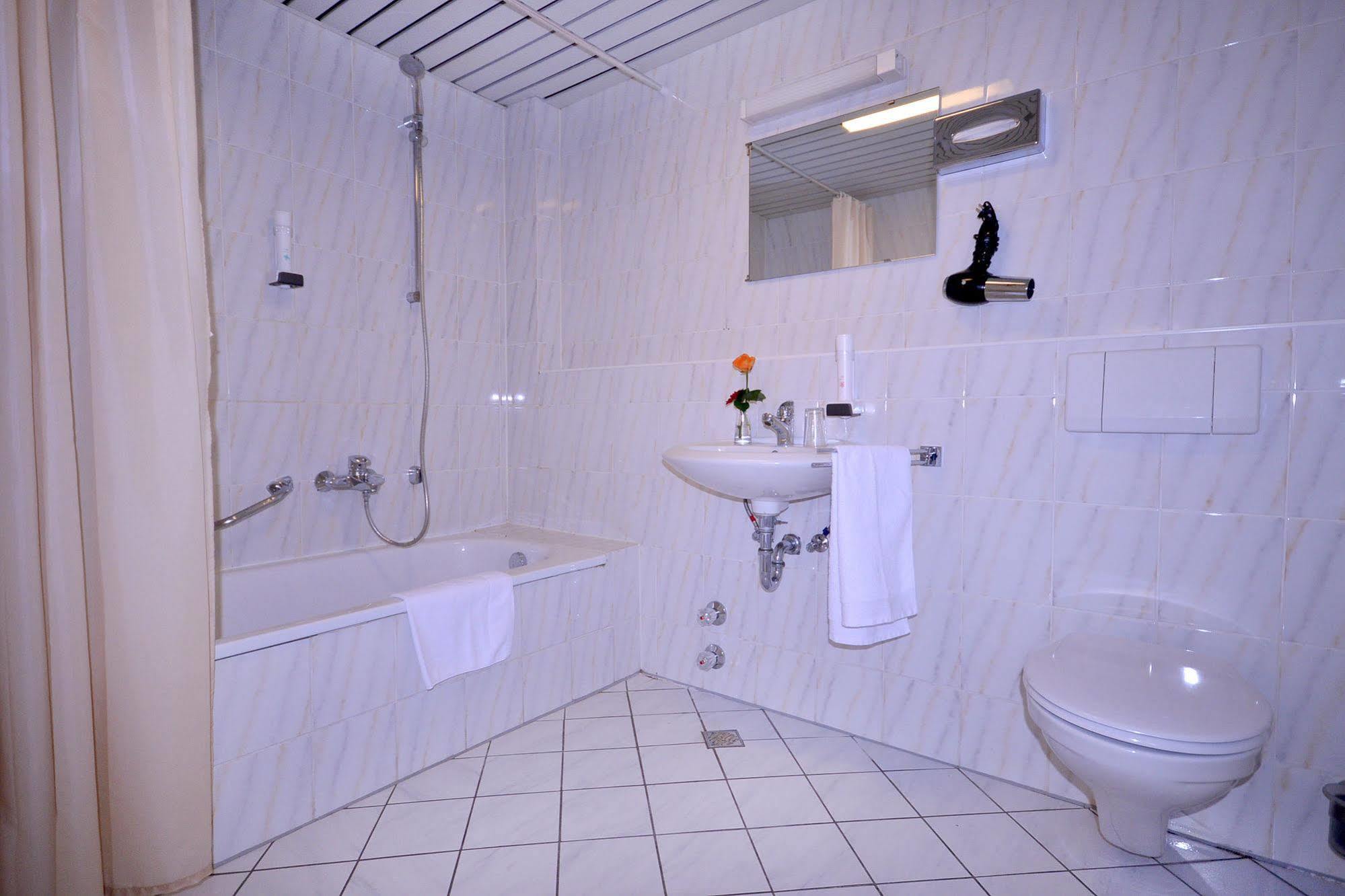 Alpha Hotel Garni Дитценбах Экстерьер фото